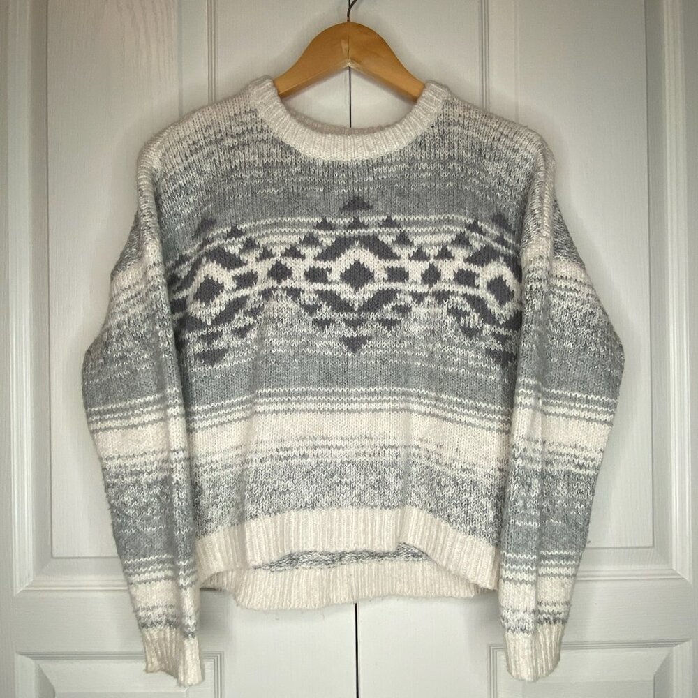 Abercrombie Kids White & Grey Pattern Knit Sweater Size 11/12
